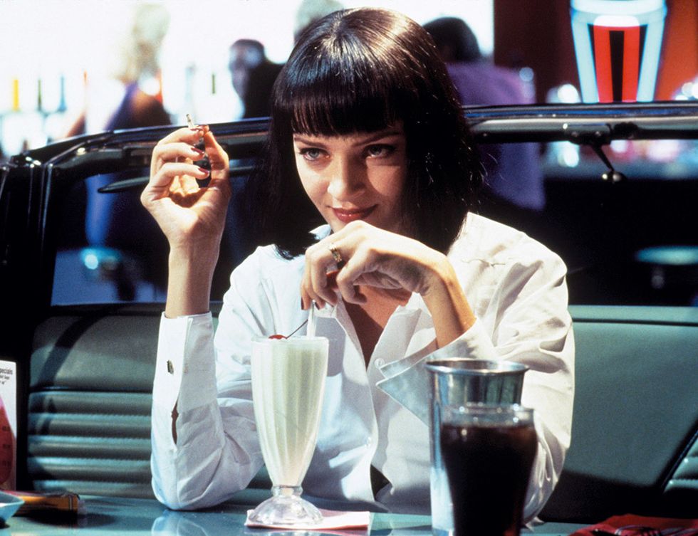 <p>El personaje de Mia Wallace (Uma Thurman) en Pulp Fiction ha pasado a la posteridad como uno de los iconos de los años 90. Su corte bob con flequillo recto y sus labios burdeos son un look eterno.</p>