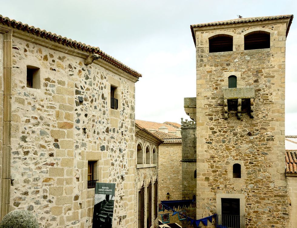 <p>Cáceres, declarada ciudad Patrimonio de la Humanidad por la UNESCO por su riqueza medieval y renacentista, este año es también Capital Española de la Gastronomía. </p>