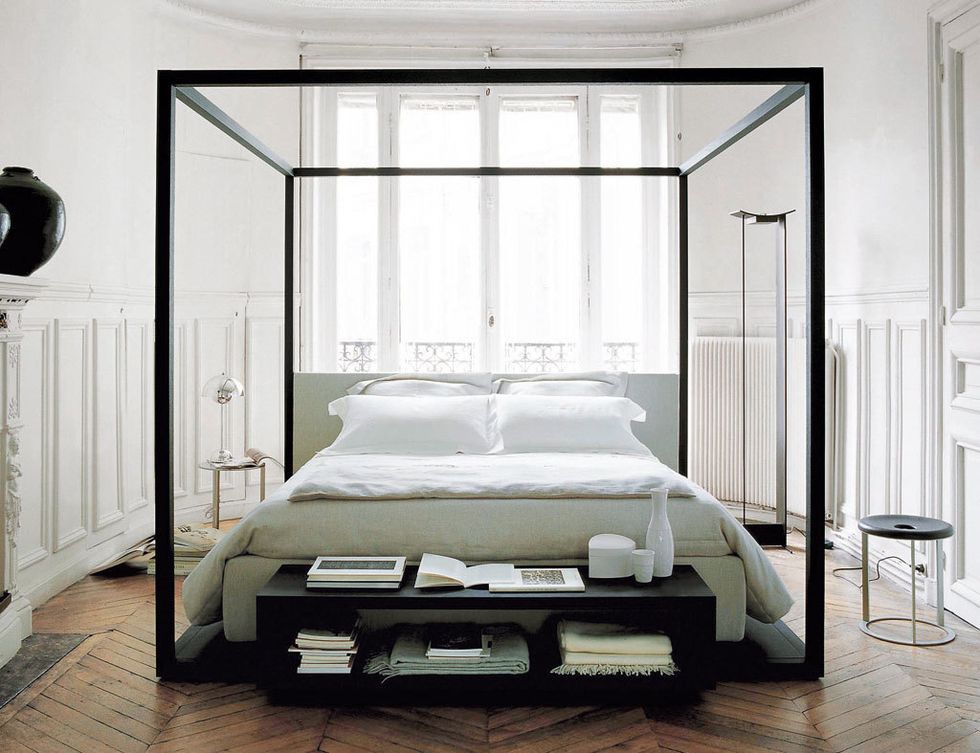 <p>La cama con dosel <i>Alcova i</i>mprime carácter. De Maxalto, desde 7.800 €.</p>
