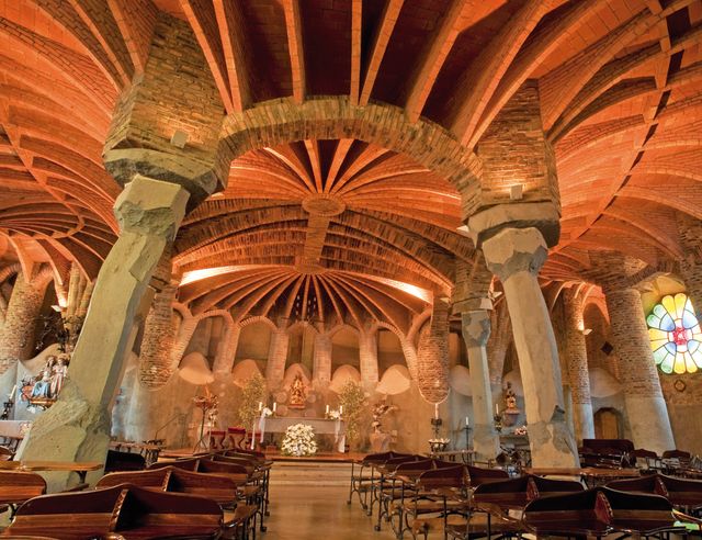 La Cripta de Gaudí, una joya modernista.