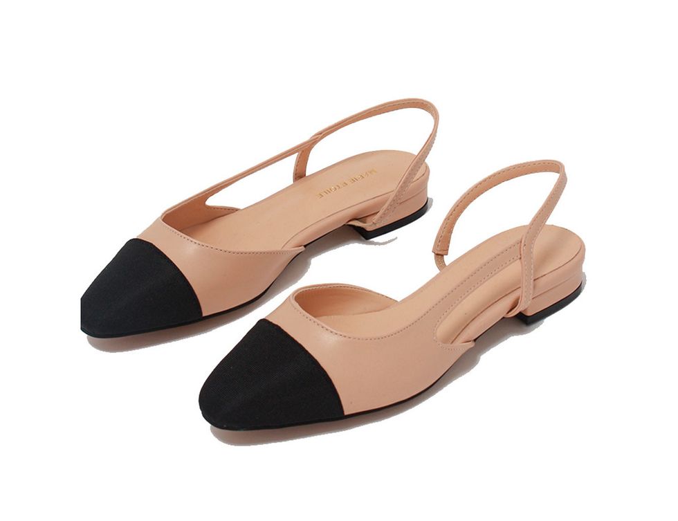 <p>Su versión en plano la tienen en <a href="http://theloeil.com/collections/shoes/products/two-tone-slingback-low-heels" target="_blank">The Loleil </a>(59,68 €).</p>