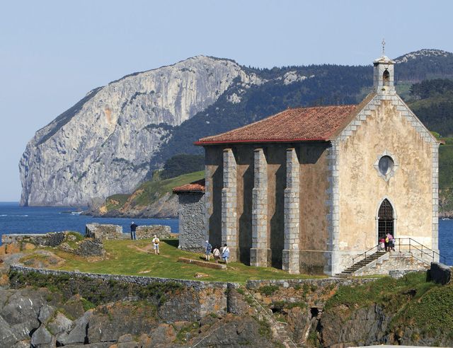  Ermita de Santa Catalina, en uno de los enclaves más bellos de Mundaka.