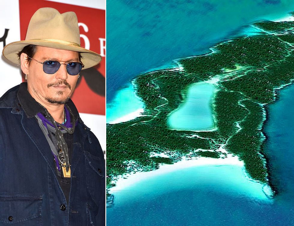 <p>Cual capitán Jack Sparrow, el actor se compró una isla en el Caribe en 2004 por 3,2 millones de €. Little Halls Pond Cay es un islote de 1,5 km con arrecifes vírgenes, un puerto privado, una laguna y seis playas. En la vivienda principal, todo es <i>eco-friendly.</i></p>