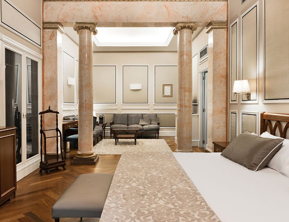 <p>Un ambiente cálido y relajado con un servicio muy atento y en pleno centro de Madrid: estas son las cualidades que han merecido que este hotel del Barrio de Las Letras entre en el 'top 25'.</p>