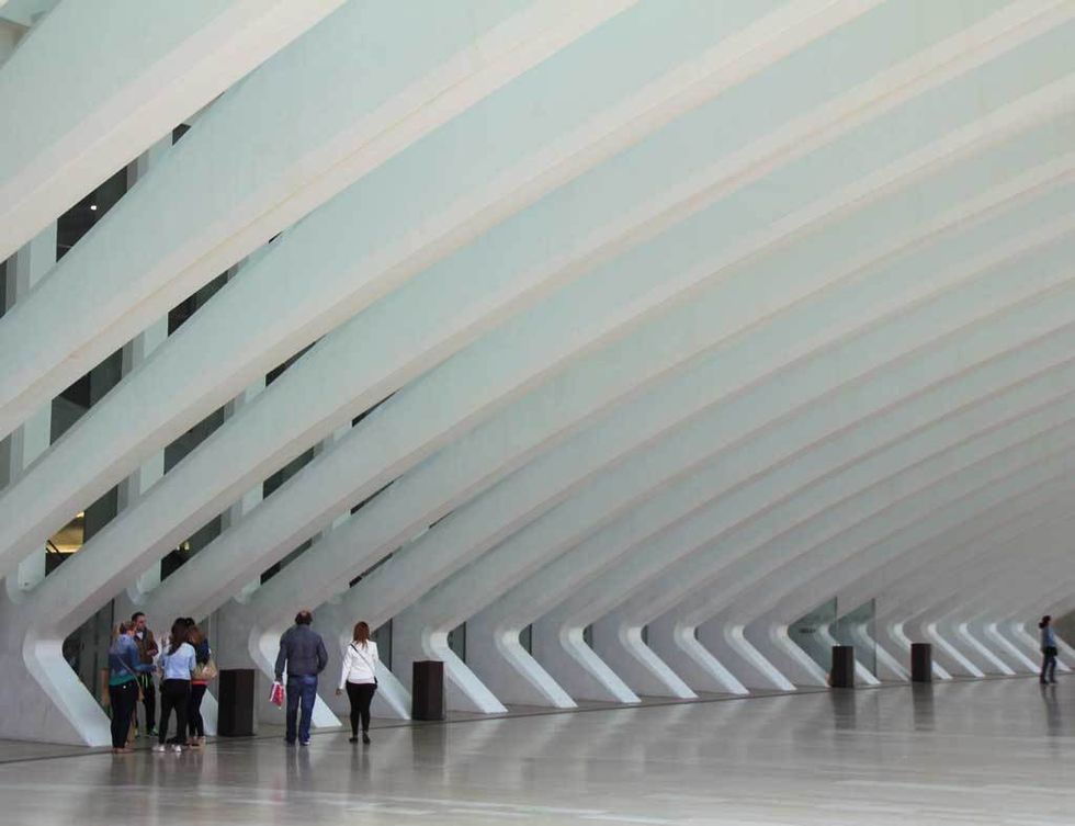 <p>Inaugurado en 2010 y obra de Santiago Calatrava, está ubicado en el espacio que antaño ocupaba el estadio Carlos Tartiere.&nbsp;</p><p>&nbsp;</p>