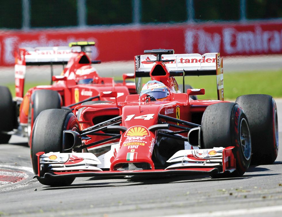 <p>&nbsp;</p><p>Los ases de la Fórmula 1 se citan en la capital húngara para cubrir algo más de 303 kilómetros en las 70 vueltas que tendrán que dar al circuito Hungaroring. El trazado, que acoge competiciones desde 1936 y tiene 14 curvas, espera a los monoplazas antes de que el campeonato se paralice para que los equipos descansen durante el mes de agosto.</p><p>Fernando Alonso sigue en lid por alcanzar la parte más alta del podio y esperamos que la mecánica de Ferrari le aúpe al primer puesto del Gran Premio.</p><p>Un dato histórico, el récord de esta pista húngara lo obtuvo Michael Schumacher en 2004 cumpliendo un tiempo de 1:19.071. Encontrarás entradas a partir de 40 euros, eso sí, tendrás que estar de pie.</p><p>&nbsp;</p><p>• Lugar: <a href="http://hungaroring.hu" target="_blank">Hungaroring.</a></p><p>• Fecha: Del 24 al 26 de julio.</p><p>&nbsp;</p>