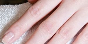 Proteger las uñas del esmalte
