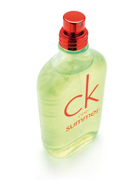 <p>'CK One Summer' (45,35 €), de <strong>Calvin Klein</strong>.</p>