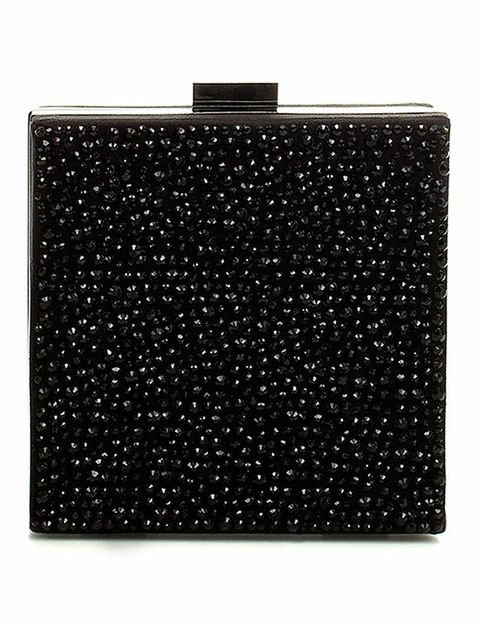 <p>Bolso caja con brillos de <strong><a href="http://www.zara.com/webapp/wcs/stores/servlet/product/es/es/zara-S2012/209502/828311/CAJITA%2BBRILLOS" target="_blank">Zara</a>&nbsp;</strong>(35, 95 euros).</p>