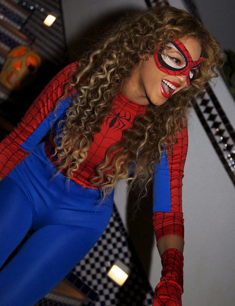 <p>Una divertida fotografía de Beyoncé en Halloween disfrazada de 'Spiderwoman'.</p>