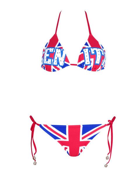 <p>Bikini con la bandera inglesa para un baño muy inglés <strong>(60€).</strong></p>