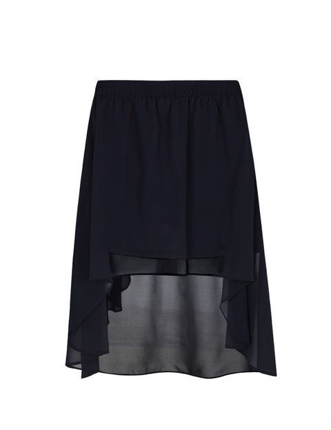 <p>Esta falda asimétrica es perfecta para bajitas por que es muy corta por delante. Queda genial, es de <strong>Blanco</strong>.</p>