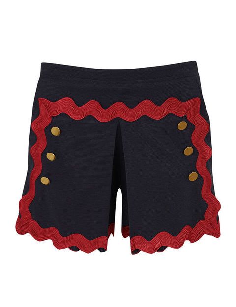 <p>Es nuestra prenda favorita de la tienda online, estos shorts ideales con <i>gross grain</i> y botones dorados. Es de la colección de <strong>Miguel Palacio</strong> y<strong> cuestan 170€.</strong></p>