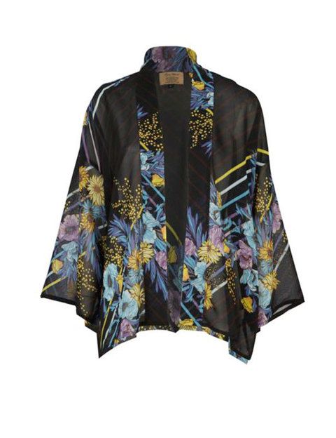 <p>Kimono estampado que dará un toque diferente a tu vestido, en los tonos del estampado o del propio kimono. <strong>De River Island.</strong></p>