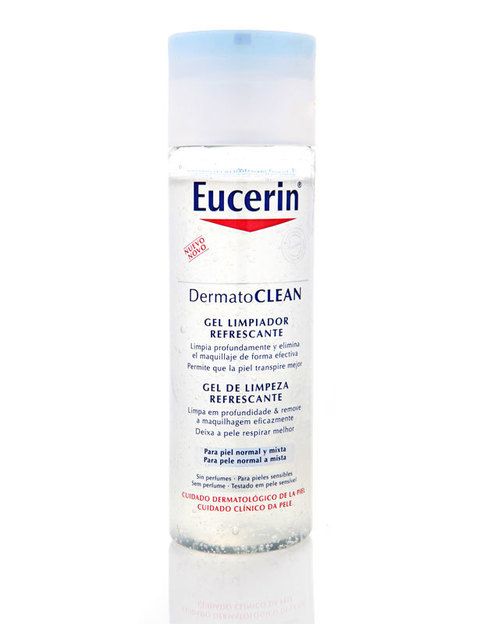 <p><i>Dermatoclean</i> (11 €), de <strong>Eucerin</strong>. Muy suave, limpia y desmaquilla sin irritar la piel.</p>