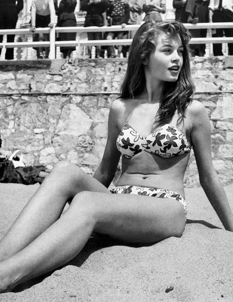 <p>Una jovencísima Brigitte Bardot, en una playa de Cannes.</p>