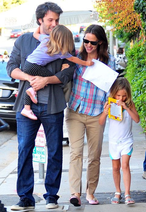 <p>Siete años de matrimonio y tres hijos en común. Ben affleck&nbsp;y Jennifer Garner son una pareja vip que prefiere vivir alejada de los focos y disfrutar del día a día en familia. ¡Nos encantan!</p>