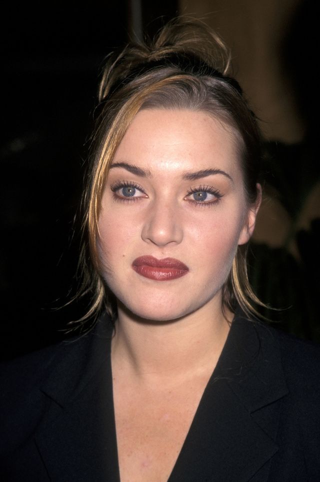 <p>Mucho ha cambiado la actriz desde esta imagen de 1998. Por suerte su maquillaje ahora es mucho más discreto y ha cambiado la forma de sus cejas.&nbsp;</p>