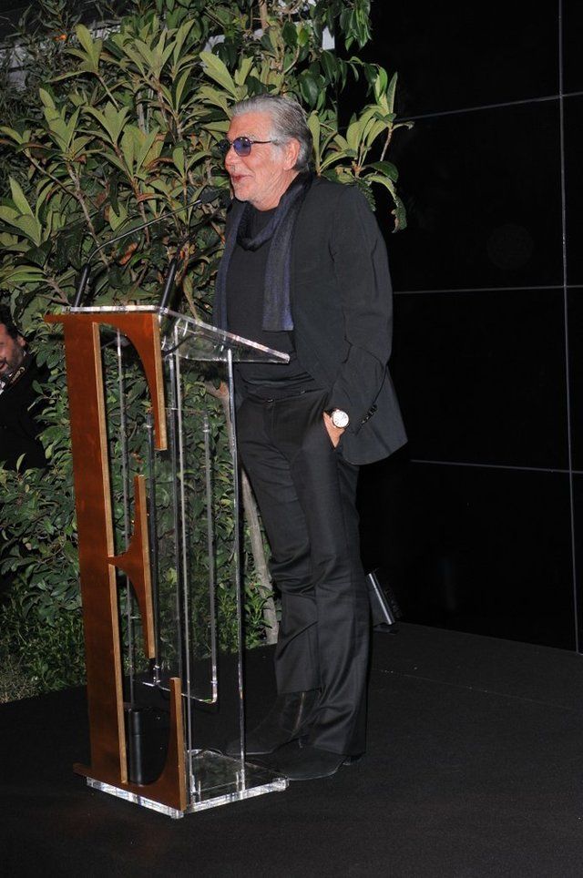 <p><strong>Roberto Cavalli</strong> recibió el premio por <strong>Mejor Diseñador Internacional</strong>.</p>