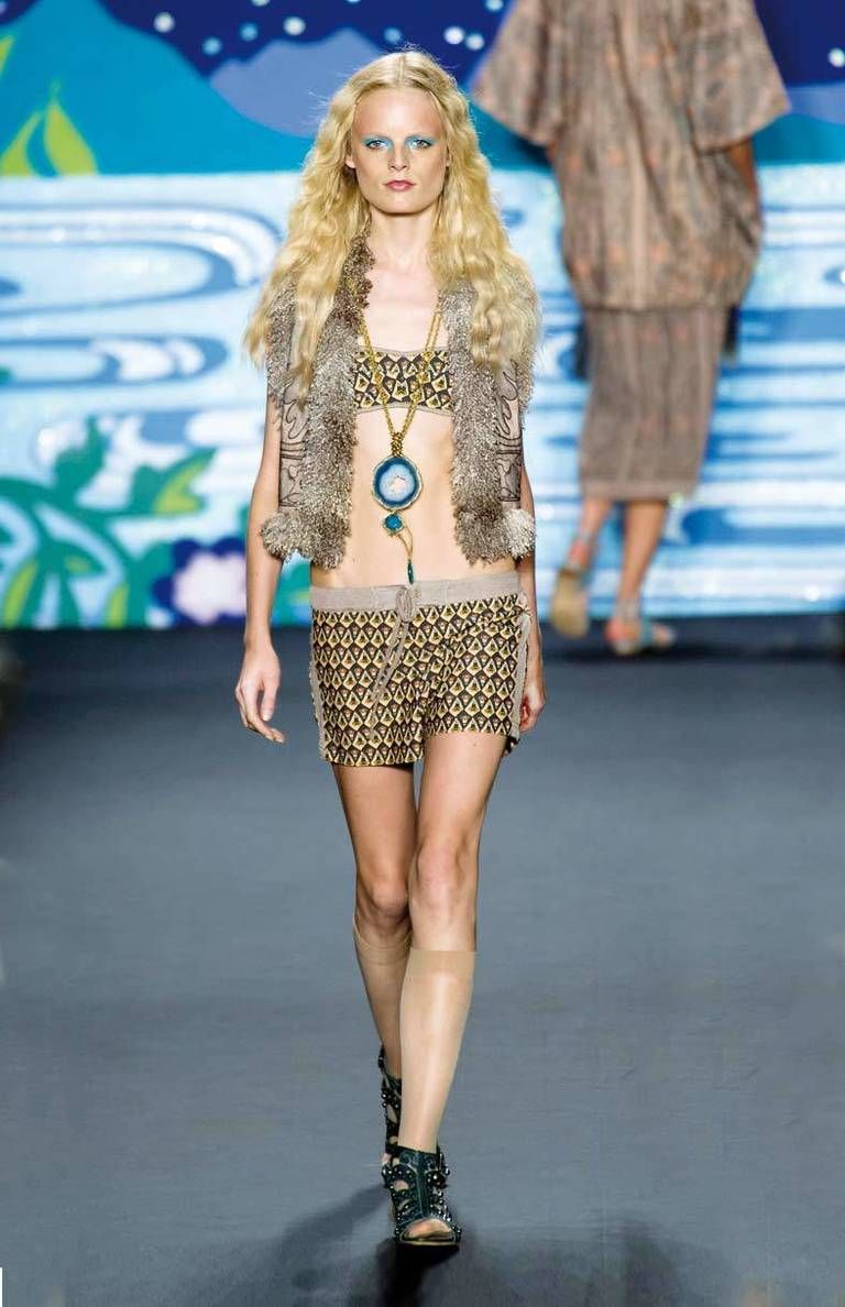 <p>Diseñador: Anna Sui. <strong>New York Fashion Week.</strong></p>