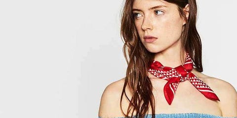Zara Te Enseña A Ponerte El Pañuelo