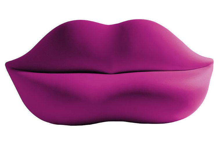 <p>Gufram reedita el sofá Bocca en rosa chicle, 5.133 €, como homenaje al mítico Labios, de Dalí. ¡Súper seductor!</p>