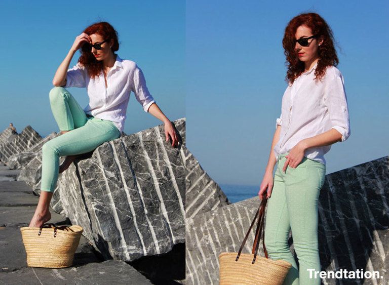 <p>Nos encanta la sencillez de este look de Julia, una simple camisa blanca y unos jeans en color mint bastan para lucir perfecta, y sin duda la cesta es el complemento perfecto para este primaveral conjunto.</p>