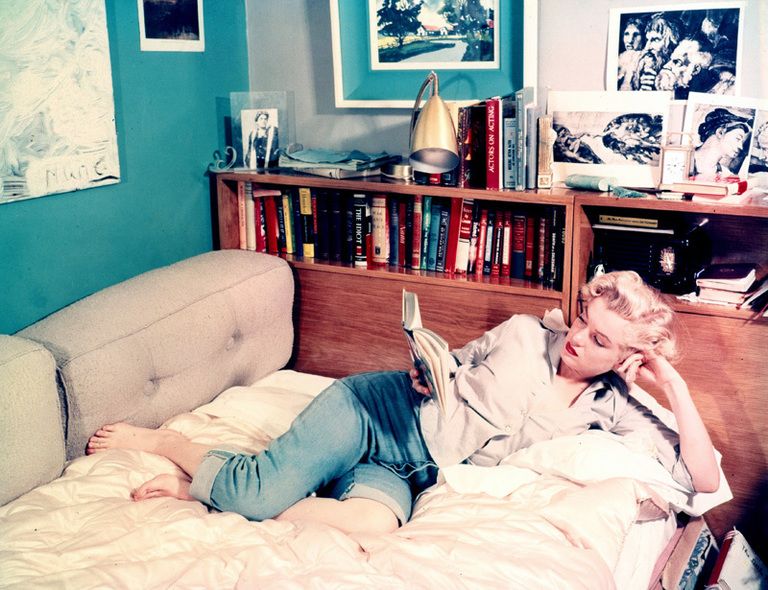 <p>Sexy, alegre pero también vulnerable, insegura y frágil. Así era Marilyn Monroe, que posa en su apartamento de Los Angeles en 1952.</p>