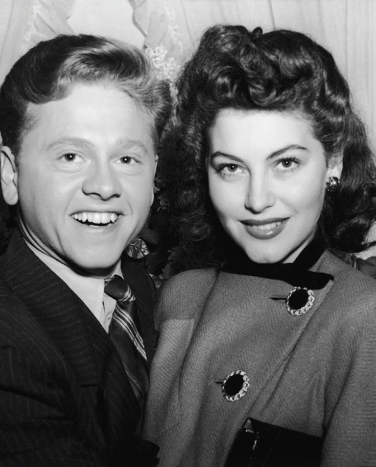<p>Su primera boda fue con&nbsp;<strong>Mickey Rooney</strong>, en 1941, del que se separó en 1942 por 'crueldad mental'.</p>