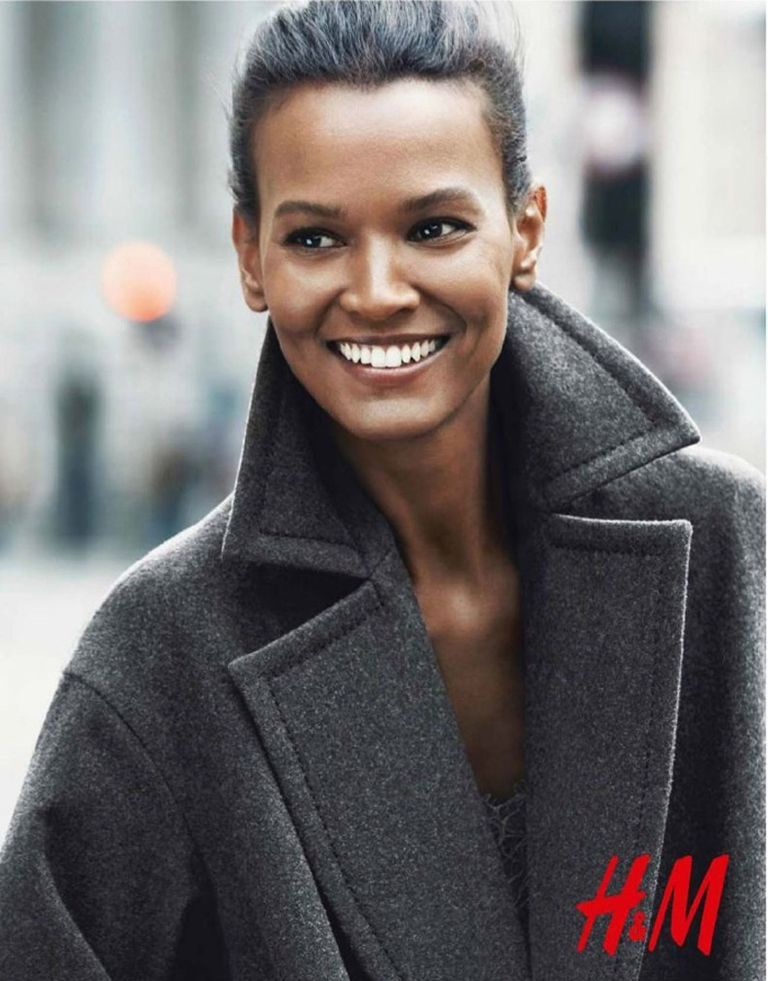 <p>Una sonrisa que enamora es la de la modelo <strong>Liya Kebede</strong> en la nueva campaña de <strong>H&amp;M.</strong></p>