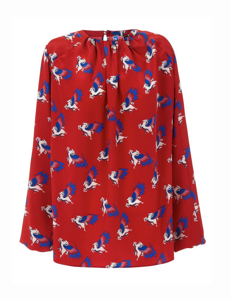 <p>Esta blusa de MSGM que llevó Paula en la rueda de pren sa de 'Vulnerables' la puedes comprar en<a href="https://www.atwendo.com/es/boutiques/38/moca-couture/" target="_blank"><strong> Moca Couture.</strong></a></p>