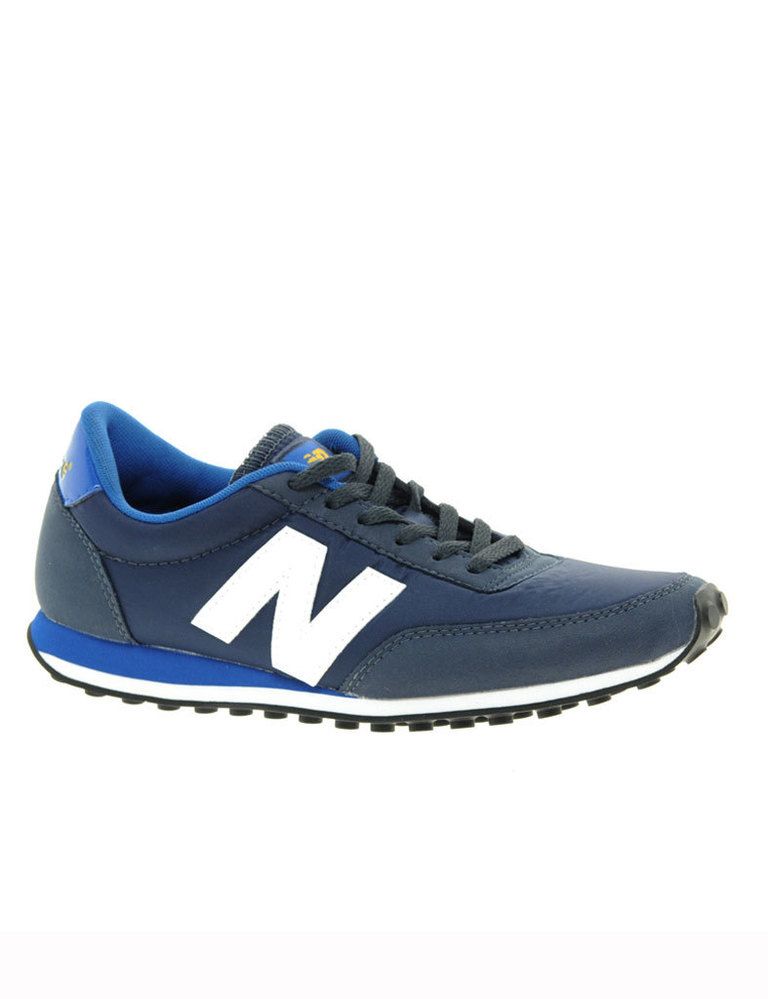 <p>Zapatillas azules de <strong>New Balance para Asos.</strong></p>