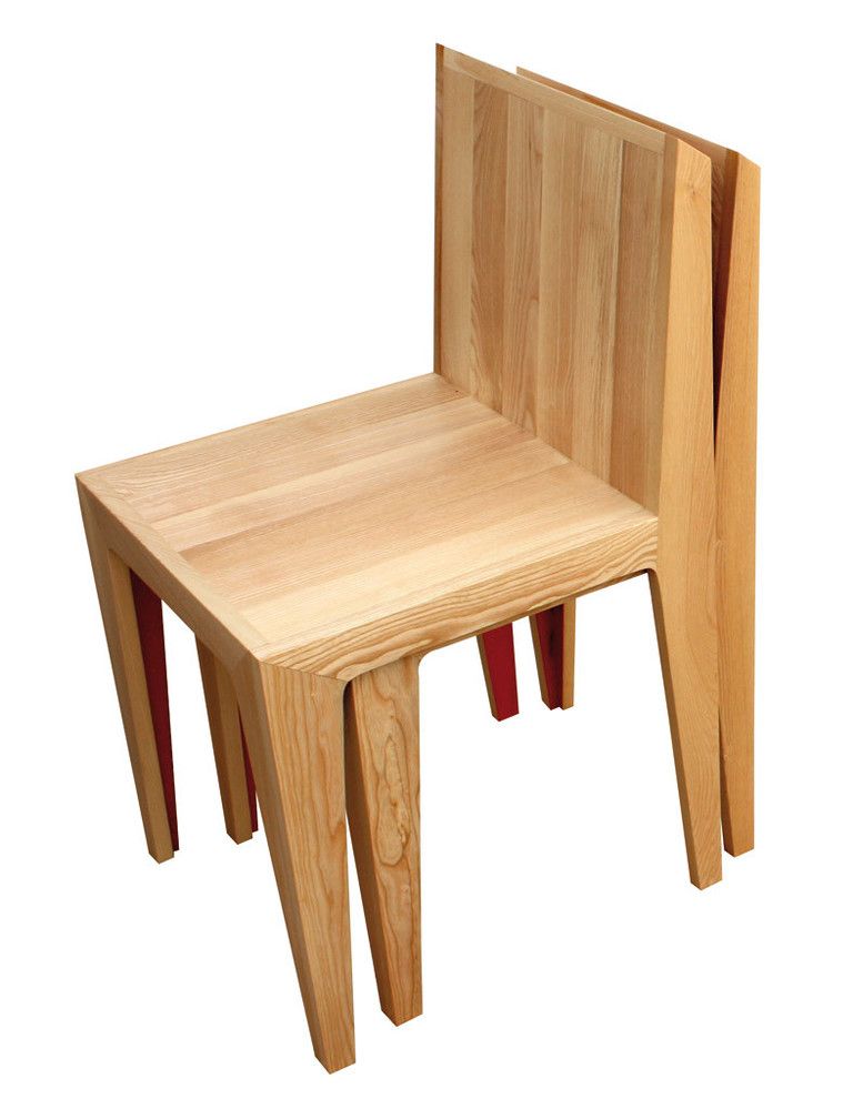 <p>La silla modelo Folda, que contiene otra dentro. </p>