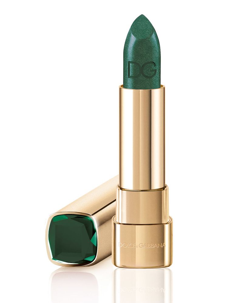 <p>'Classic Emerald Cream Lipstick', barra de labios en tono verde. De <strong>Dolce &amp; Gabbana </strong> (34 €).</p>