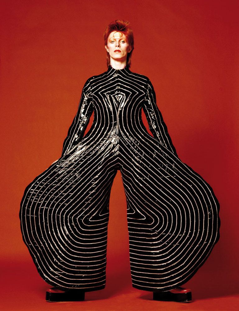 <p>The Next Day es el nombre del disco con el que <strong>David Bowie</strong> regresa después de años de silencio y conjeturas sobre su misterioso y prolongado retiro. Además, a partir del 23 de marzo  el Victoria &amp; Albert Museum le dedica una exposición (<a href="http://www.vam.ac.uk" target="_blank">www.vam.ac.uk</a>).&nbsp;&nbsp;&nbsp;&nbsp;&nbsp;&nbsp; </p>