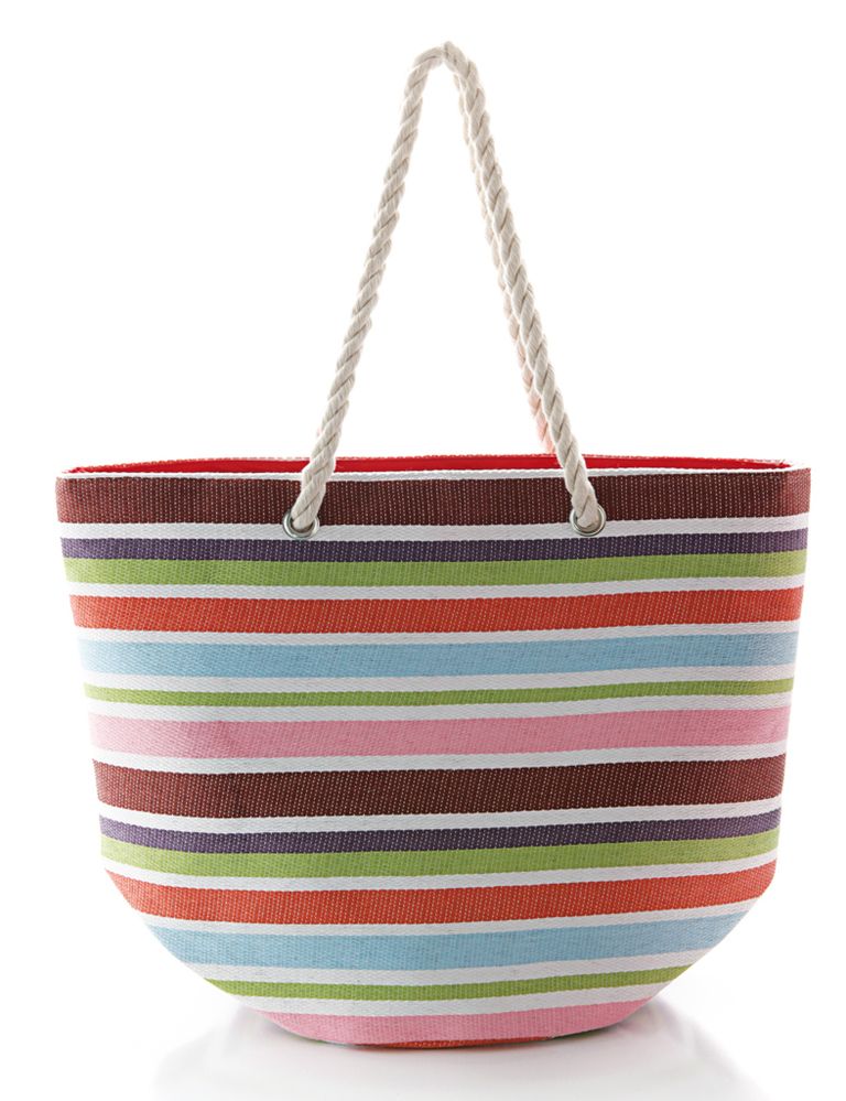 <p>De rayas horizontales, verticales... Hay infinitas posibilidades de seleccionar tu bolsa de verano perfecta. </p>