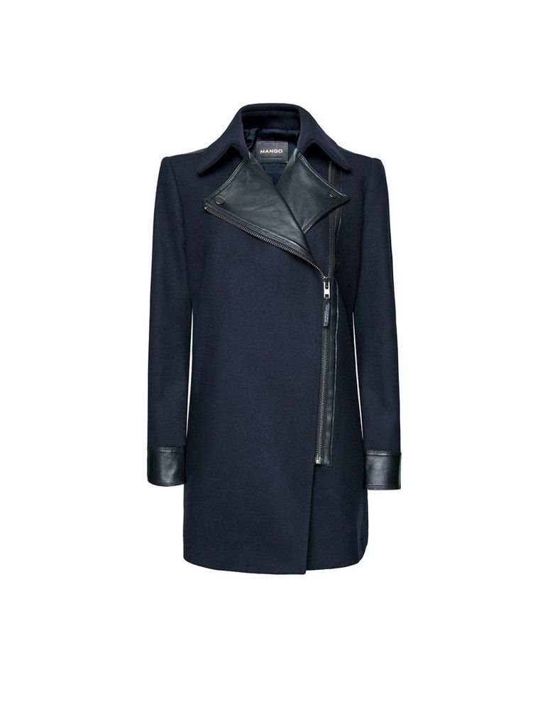 <p>Maxi-abrigo en tonos azul oscuro y negro, de <strong>Mango</strong> (119,99 €).</p>