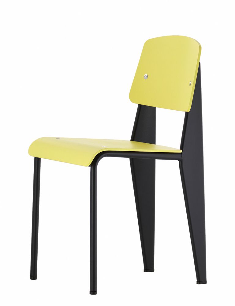 <p> La icónica silla Standard de Jean Prouvé se viste  de plástico y  con tonos pastel. ¡Vaya lifting!  Felicidades a <strong>Vitra.</strong> </p>