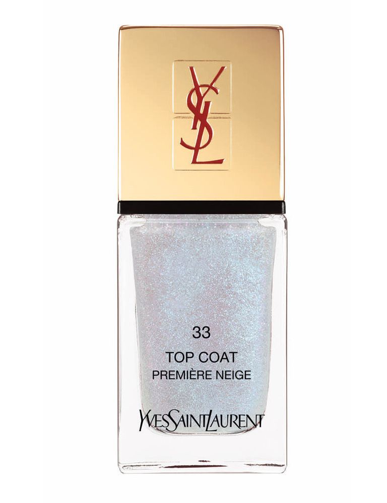 <p>'Top Coat Laque Couture nº 33' (23,50 €), de <strong>Yves Saint Laurent</strong>. Se aplica sobre cualquier esmalte y aporta un efecto destello.</p>