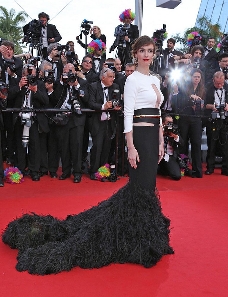 <p>La actriz encabeza este elenco de mujeres. En el Festival de Cannes, Paz deslumbró con este vestido de <strong>Stéphane Rolland Couture.</strong> ¡Nos encanta! &nbsp;</p>