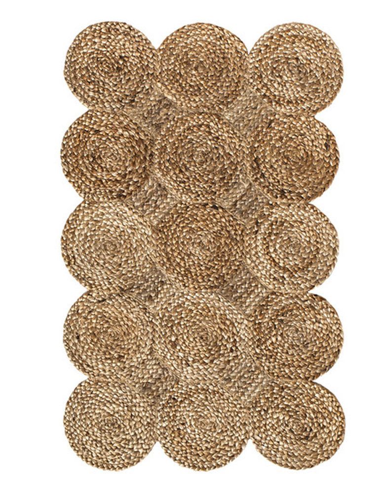 <p>&nbsp;</p><p>Ideal para la terraza, esta alfombra de yute con motivos circulares crea un espacio muy zen para tu hogar, (139€) de <a href="http://www.elcorteingles.es/tienda/hogar/browse/productDetail.jsp?productId=A10296488&amp;categoryId=999.1332259522&amp;selectedSkuColor=135.1271152640&amp;fromAjax=true&amp;cm_mmc=elle%20_%20contenedores-_-acuerdo%20_%202014-08-11%20_%20hogar-_-noticia%20_%20deco-_-ropa%20cama%20y%20bano" title="Alfombra" target="_blank">Click &amp; Collect</a>.</p>