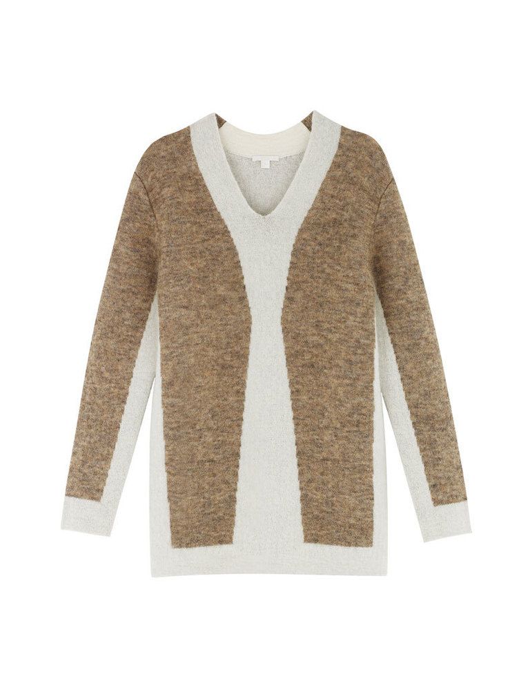 <p>Una de las prendas imprescindibles de la temporada para Karin Gustafsson es un suéter de lana en tonos tierra.</p>