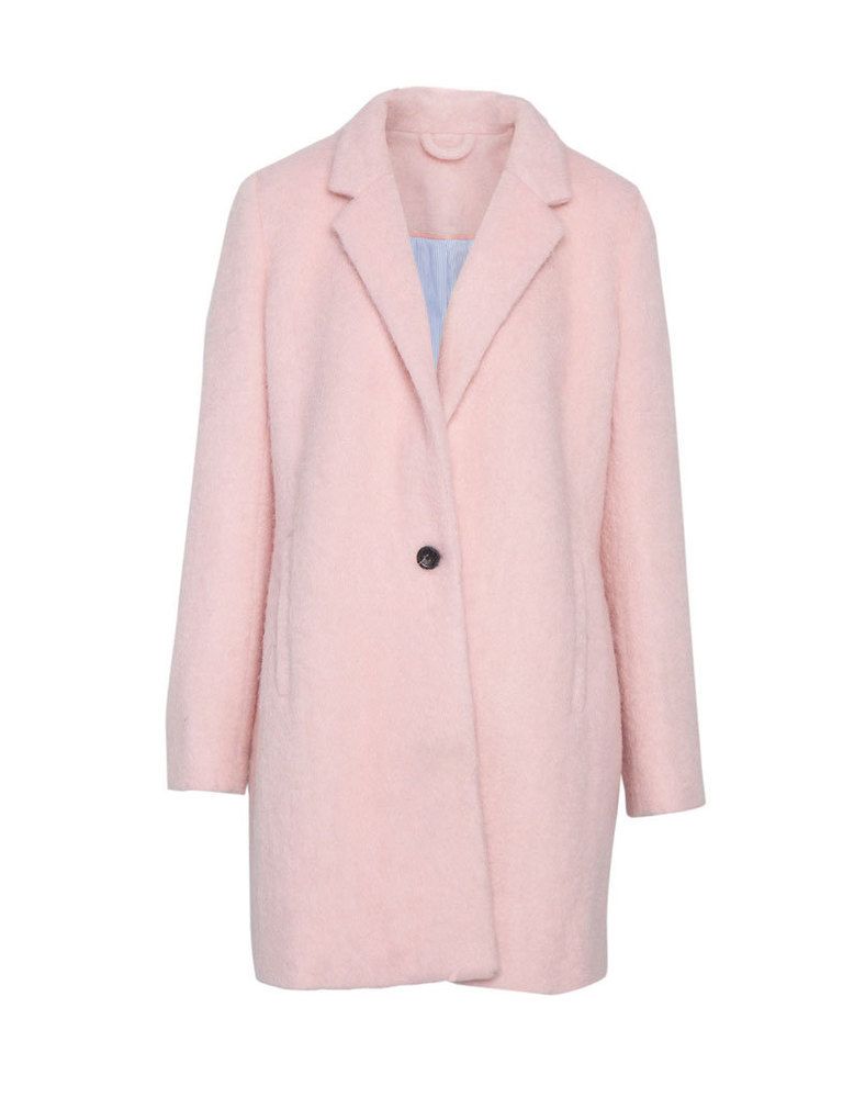 <p>Abrigo rosa palo de<strong> Zara</strong>, 49,99 €.</p>