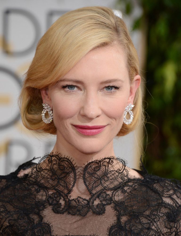 <p>Espectacular<strong> Cate Blanchett</strong>, que se hizo con el Globo de Oro a mejor actriz dramática, con un maquillaje en tonos rosas y un recogido 'vintage'.</p>