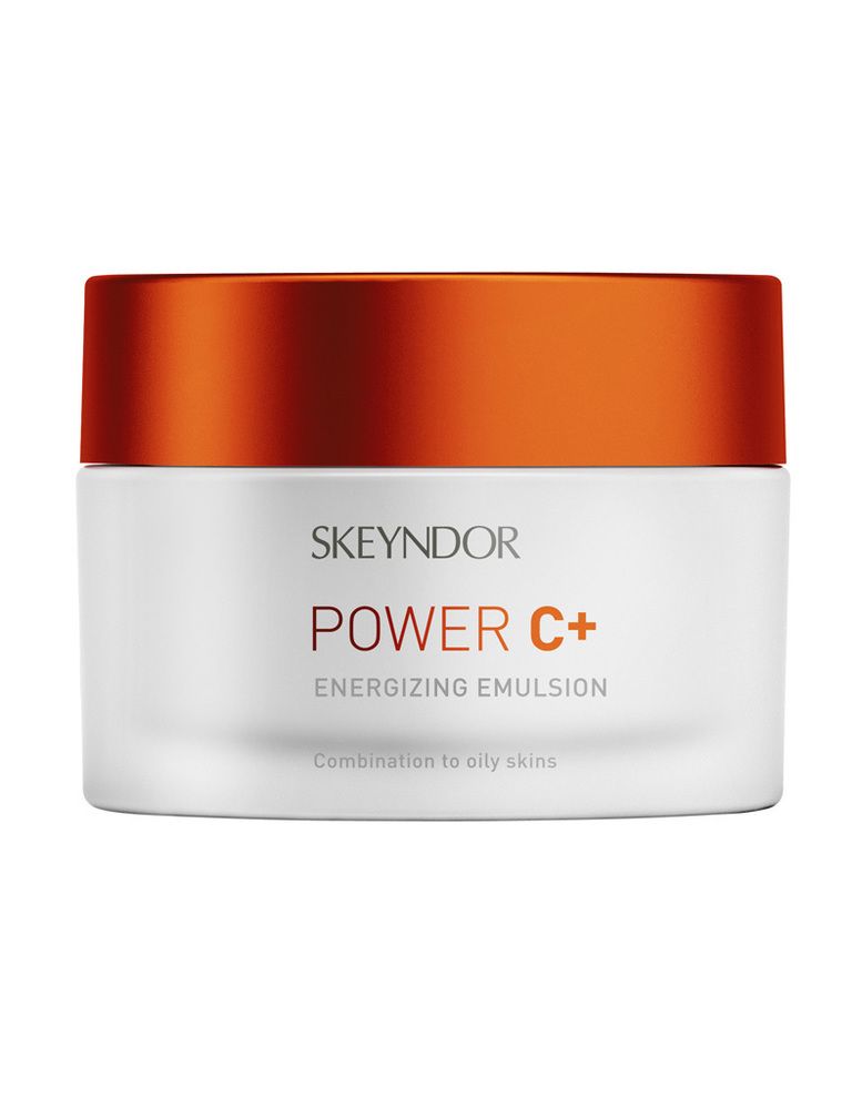 <p>'Power C Crema Energizante' (42 €), de <strong>Skeyndor</strong>. Con un 3% de Vitamina C, ilumina la piel, protege contra los radicales libres y aclara suavemente las manchas. Disponible en dos texturas: para pieles de normales a secas y para pieles mixtas a grasas. </p>