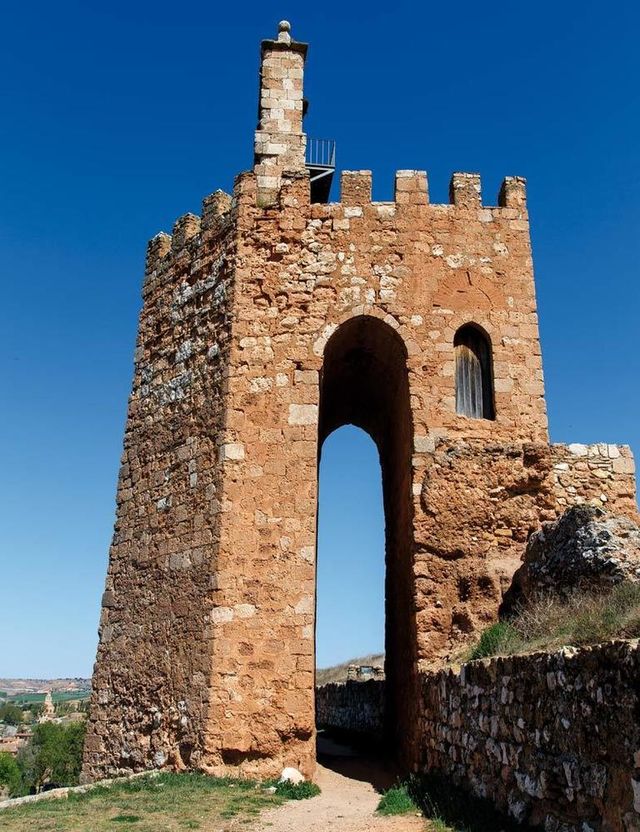 La torre albarrana es uno de los símbolos de Ayllón.
