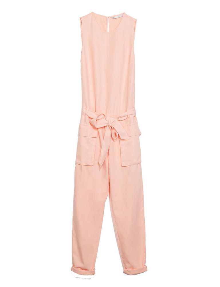 <p>Mono rosa con bolsillos de Zara, 39,95 €.</p>
