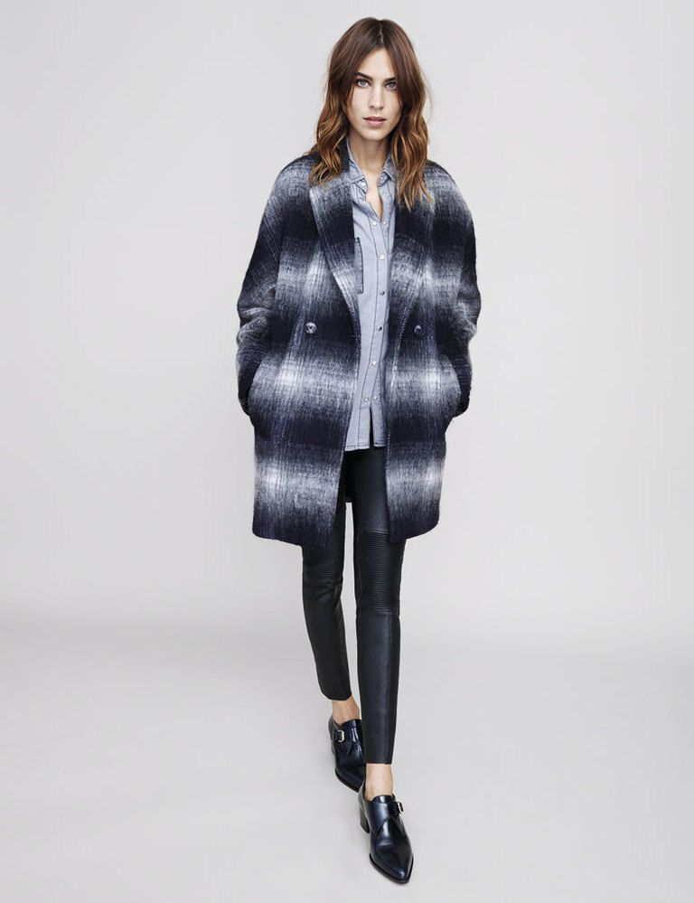<p>&quot;Este abrigo es mi sueño. Es el tipo de prenda que me plantearía robar a alguien…&quot;. Así define Alexa esta prenda de Tommy Hilfiger.</p>