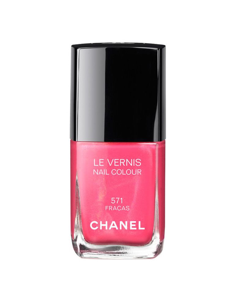 <p>Esmalte de uñas en tono 'Fracas' (23,50 €), de <strong>Chanel</strong>.</p>