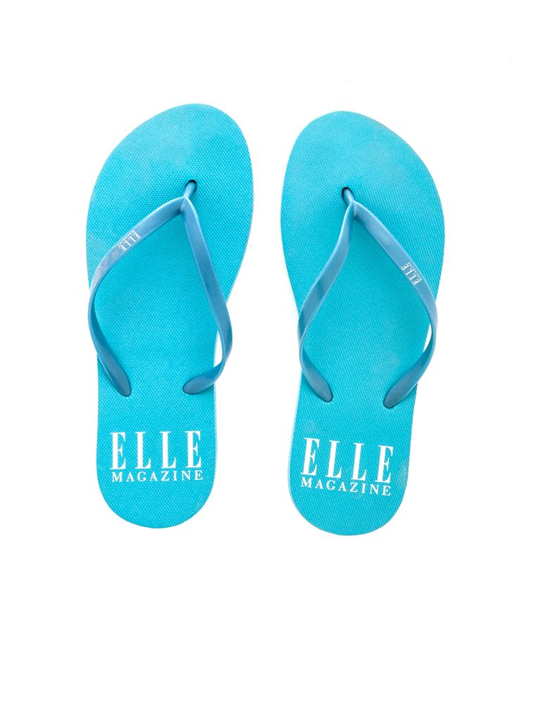 <p>Pon el mar a tus pies con las sandalias ELLE en color azul.</p>